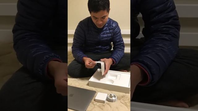 Macbook 13inch 256GB Touch Bar vs Touch Id смотреть онлайн