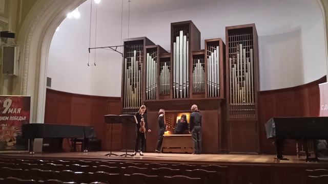 В. В. Волошинов - Концерт для скрипки и органа (исп. Шарлотт Дюпиль и Эльнора Гросс) смотреть онлайн