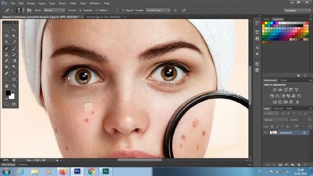 Cara Membersihkan Wajah Jerawat Dengan Healing Brush Tool - Photoshop Basic смотреть онлайн