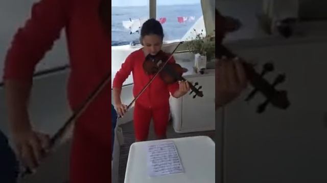 Скрипка в открытом море. О. Горделиво. Грузинский танец смотреть онлайн