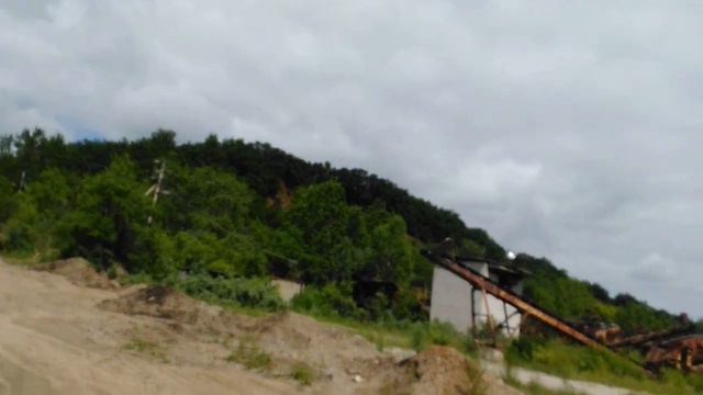 #HIDE AND HIDE AROUND THE RUSTED #RUINS смотреть онлайн