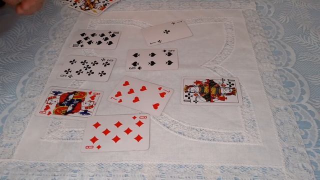 Верна ли мне моя жена? На Даму Бубен гадает Король Треф. смотреть онлайн