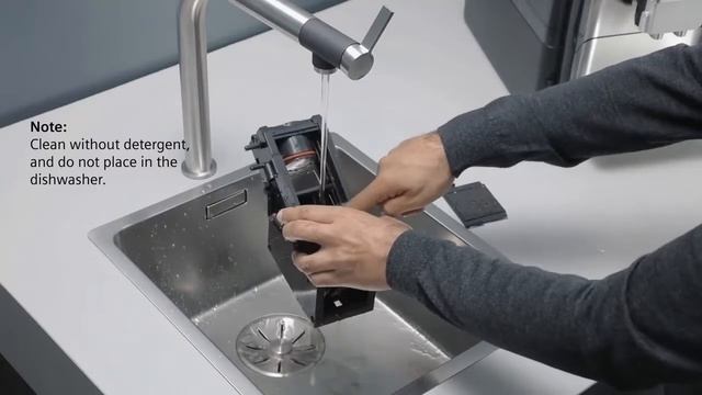 Як зняти та промити заварювальний блок Siemens EQ.6 смотреть онлайн