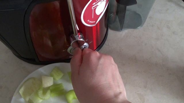 Обзор соковыжималка Scarlett SC-JE50S15. Малышка, которая может