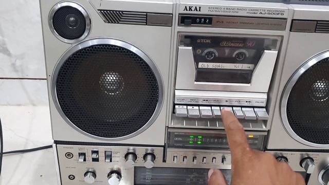 AKAI STEREO 4 BAND RADIO CASSETTE RECORDER MODEL NUMBER AJ-500FS ALL COMPLETE WORKING M.9427322171 смотреть онлайн