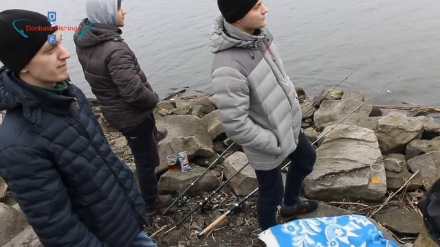 Рыбалка в марте на подлещика и канального сомика: Старобешевское водохранилище смотреть онлайн