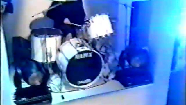 HIM - Right Here In My Arms @ Top of the Pops 2000 смотреть онлайн