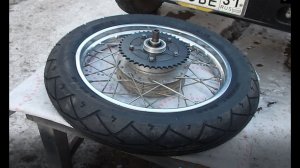 Заднее колесо от ИЖ Планета спорт на ИЖ Юнкер.