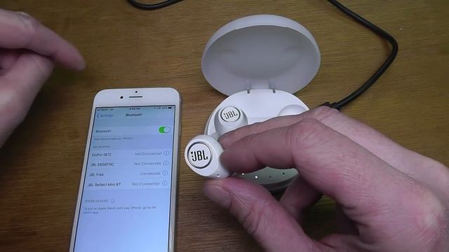 How to Pair JBL Free wireless in ear headphones by Bluetooth to a phone смотреть онлайн