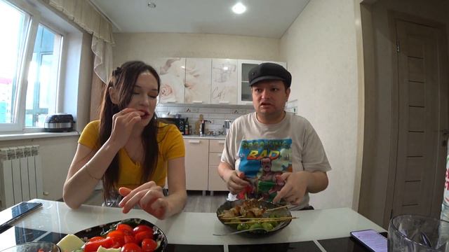 УЖИН РУСЛАНА ГИТЕЛЬМАНА ШАШЛЫК ИЗ МЯСО ИНДЕЙКИ С ДОМАШНИМ МАРИНАДОМ! 2023.06.14. смотреть онлайн