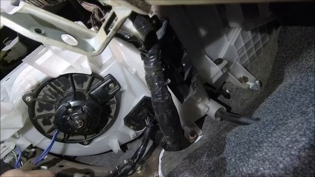 Замена вентилятора отопителя toyota platz смотреть онлайн