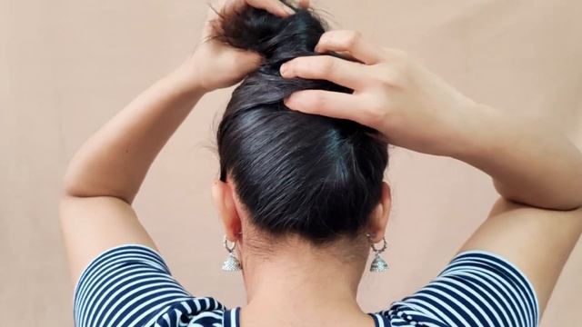 Amazing! Easy 60 second French Bun Hairstyle Girl | Updo French Bun for Wedding Prom Party Hairstyl смотреть онлайн