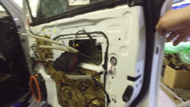 Динамические поворотники и задний ход Land Cruiser 200,  доводчик дверей последнего поколения