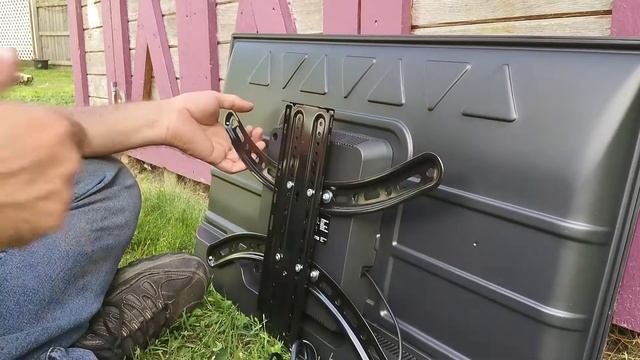 How to Install Sanus Vuepoint FMF418KIT Full-Motion TV Mount for 32"-55" TVs смотреть онлайн