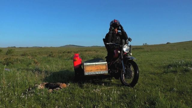 Летний холод на озере. Рыба не клюёт, вся на дальний кордон ушла. Природа солнечной Хакасии. смотреть онлайн