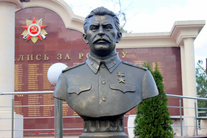 ВИКТОРИНА.
В честь кого из святых был крещён Сталин???? смотреть онлайн