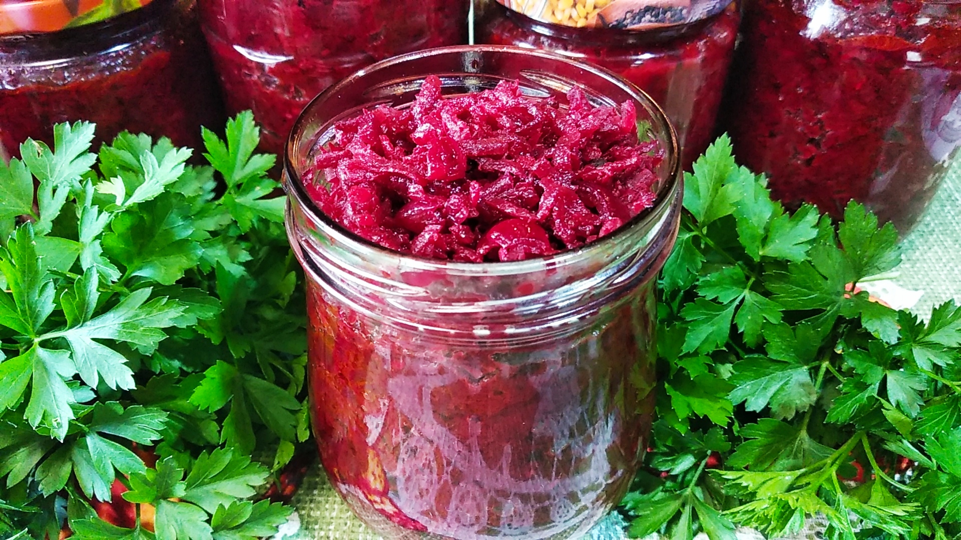 Французская свекольная икра. Хороша и на бутерброд, и как салат, и в качестве добавки в борщ. смотреть онлайн