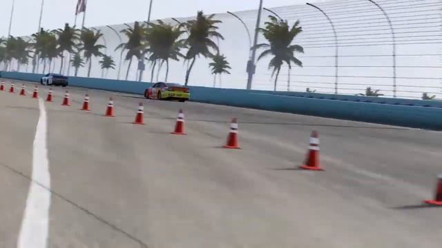 Forza Motorsport 6 - NASCAR at Homestead Miami смотреть онлайн