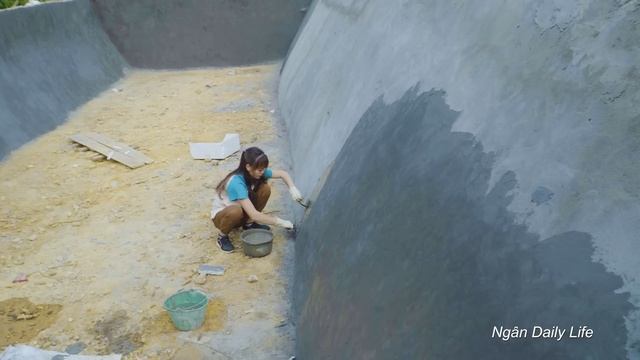 Continuously Sealing Pond Walls And Glue Waterproofing With Cement - Off Grid Living - Farm Life