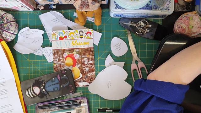 Sewing Tutorial - Making a felt Mouse #1 смотреть онлайн