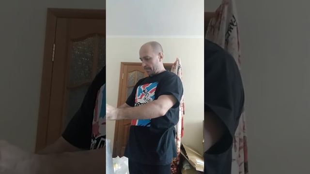Распаковываю Charvel 🙂 смотреть онлайн