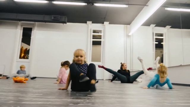 Танцы для детей 3-4 года смотреть онлайн