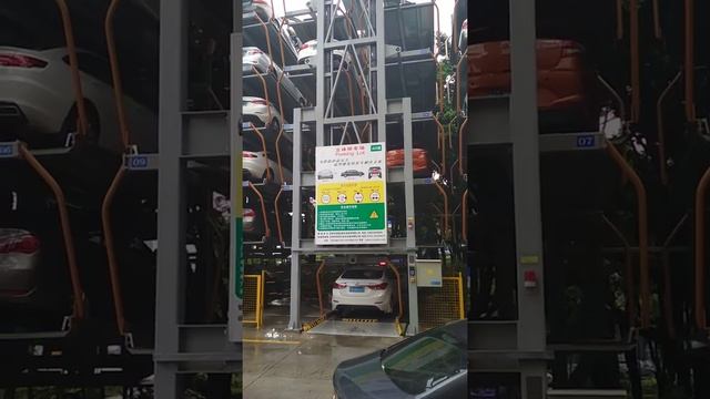 Парковка-лифт в Китае смотреть онлайн