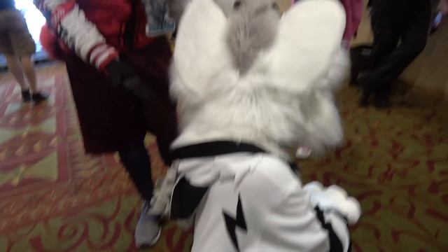 FURSUIT SWAPPING WITH A PROTOGEN!! (Ft. ZillionRoss) смотреть онлайн