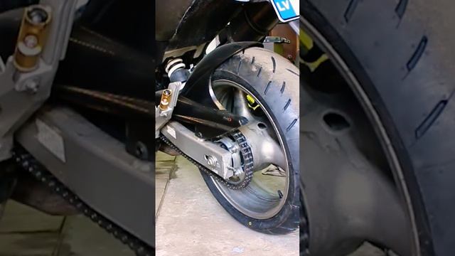 Как натянуть цепь мотоцикла? #kawasaki #gsxr #s1000rr #мотоцикл смотреть онлайн