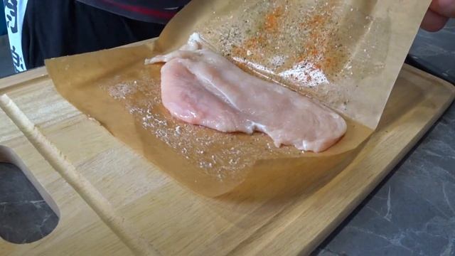 СОЧНАЯ КУРИЦА без брызг масла на сковороде . Лайфхак смотреть онлайн