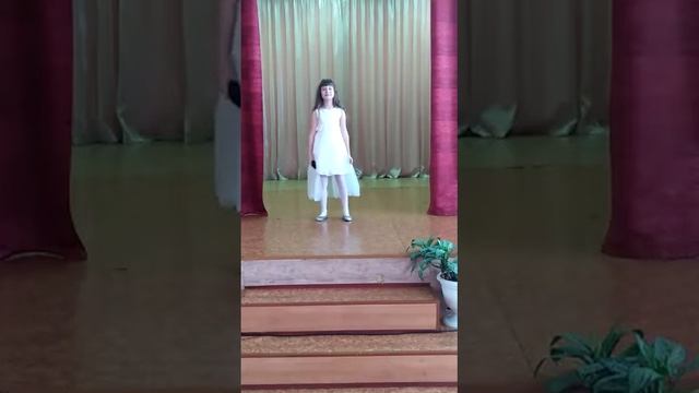 Пиреева Лида 3 группа 8-9 лет Сольное пение (эстрадное) смотреть онлайн