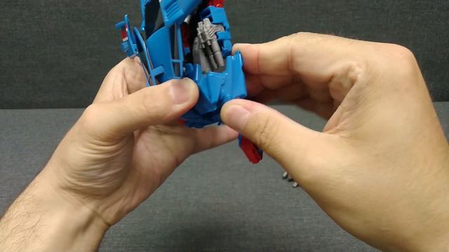 Обзор трансформера Autobot Skids - Deluxe Class - Thrilling 30 - Generations. Музей Р-ТФ.