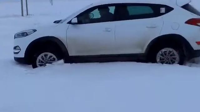 Hyundai Tucson 2.0 MPI тест на полный привод смотреть онлайн