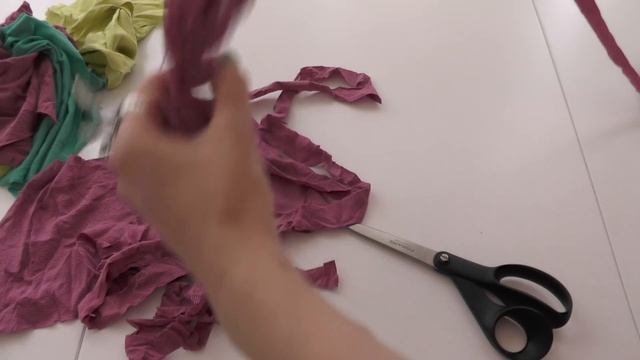 Пряжа из старых футболок Вяжу коврик смотреть онлайн