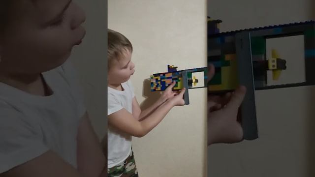 Американская подводная лодка из ЛЕГО смотреть онлайн