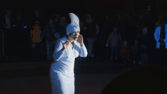 Уличный театр Легкие крылья Кабаре La Lune - Тизер 2021 смотреть онлайн
