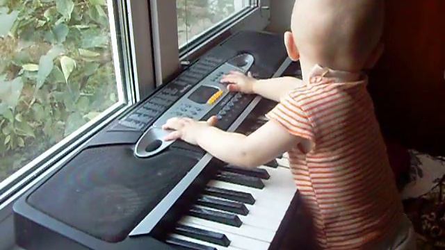 Anya Manya familiarity with the piano Аня Маня знакомство с пианино смотреть онлайн
