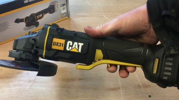 CAT / Caterpillar 18v Cordless Angle Grinder Review | DX31