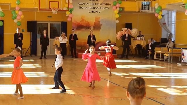 Самый первый турнир! Катя! Медленный Вальс. смотреть онлайн