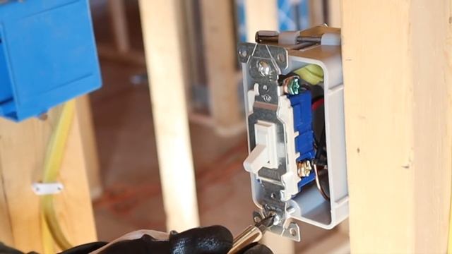 How To Wire A 3-Way Light Switch - 3 Way Switch Explained (2 EASY & SIMPLE Methods) смотреть онлайн
