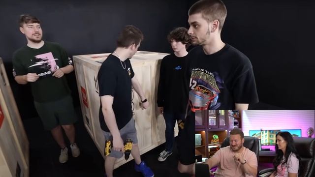 MILLIONAIRE REACTS TO Mrbeast 'I Bought The World's Largest Mystery Box! ($500,000)' смотреть онлайн
