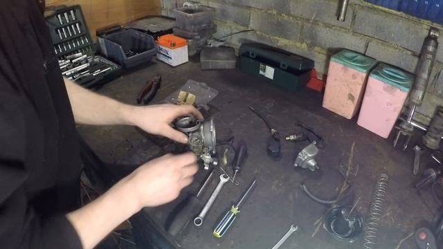 Как почистить карбюратор Honda FMX 650, XR и тому подобных одностволок. Выпуск №25 смотреть онлайн