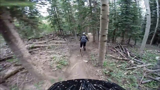 Female Shredder Shyann Downhill Mountain Biking - Telluride, CO смотреть онлайн