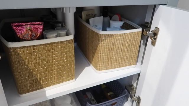 SMALL BATHROOM ORGANISATION IDEAS | STORAGE SOLUTIONS | KERRY WHELPDALE смотреть онлайн