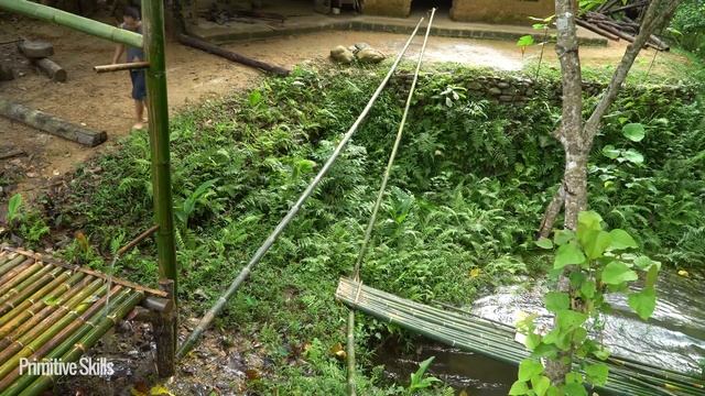 PRIMITIVE SKILLS: Fish, and make a boat for the lake, I explain everything with my camera - Ep.141 смотреть онлайн