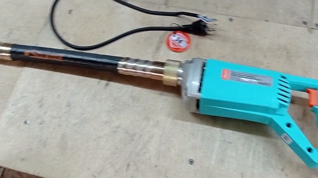 Строительный вибратор Sturm CV71101 смотреть онлайн