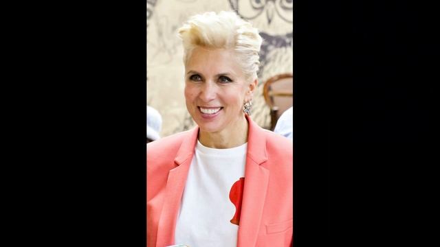 Унесли на носилках из ресторана...Трагедия произошла с певицей Аленой Свиридовой смотреть онлайн