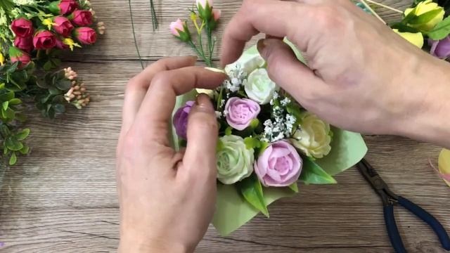 Собираю букет из мини роз. Букет в маленьком стакане и скошенном стакане. Мыловарение. Картофельный смотреть онлайн