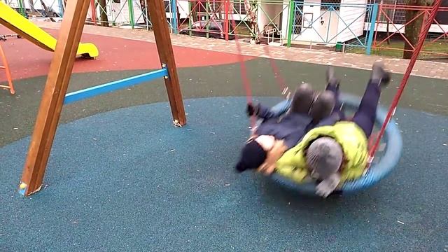На качелях 4.11.19 смотреть онлайн