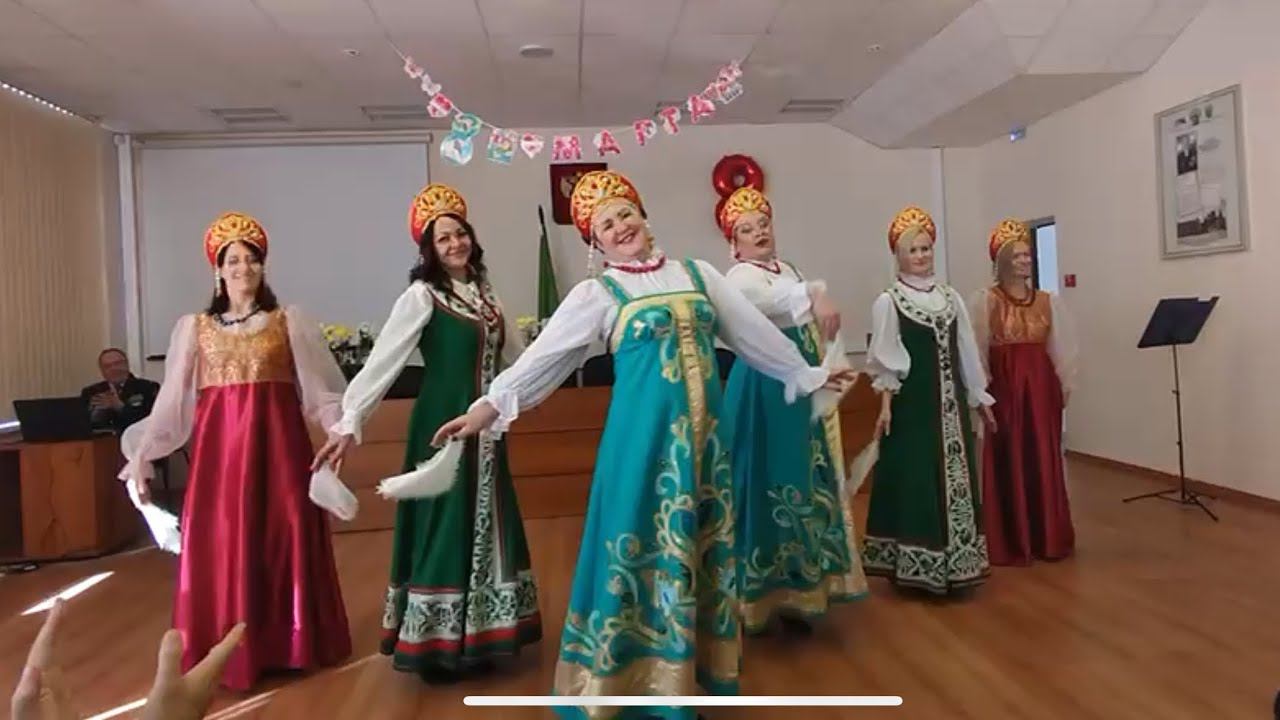 Матрешки. Поздравление с 8 марта 2024 смотреть онлайн